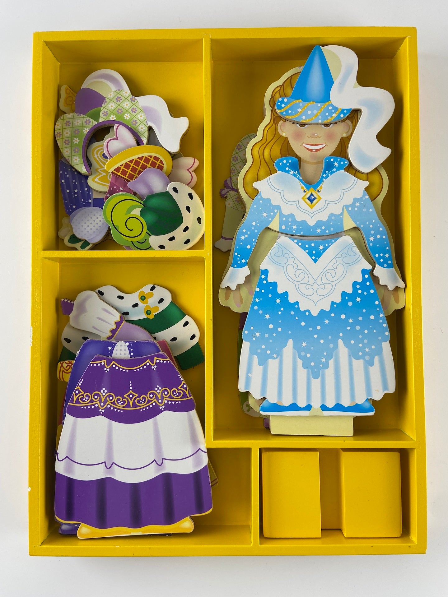 MELISSA & DOUG Princesa com vestidos magnéticos