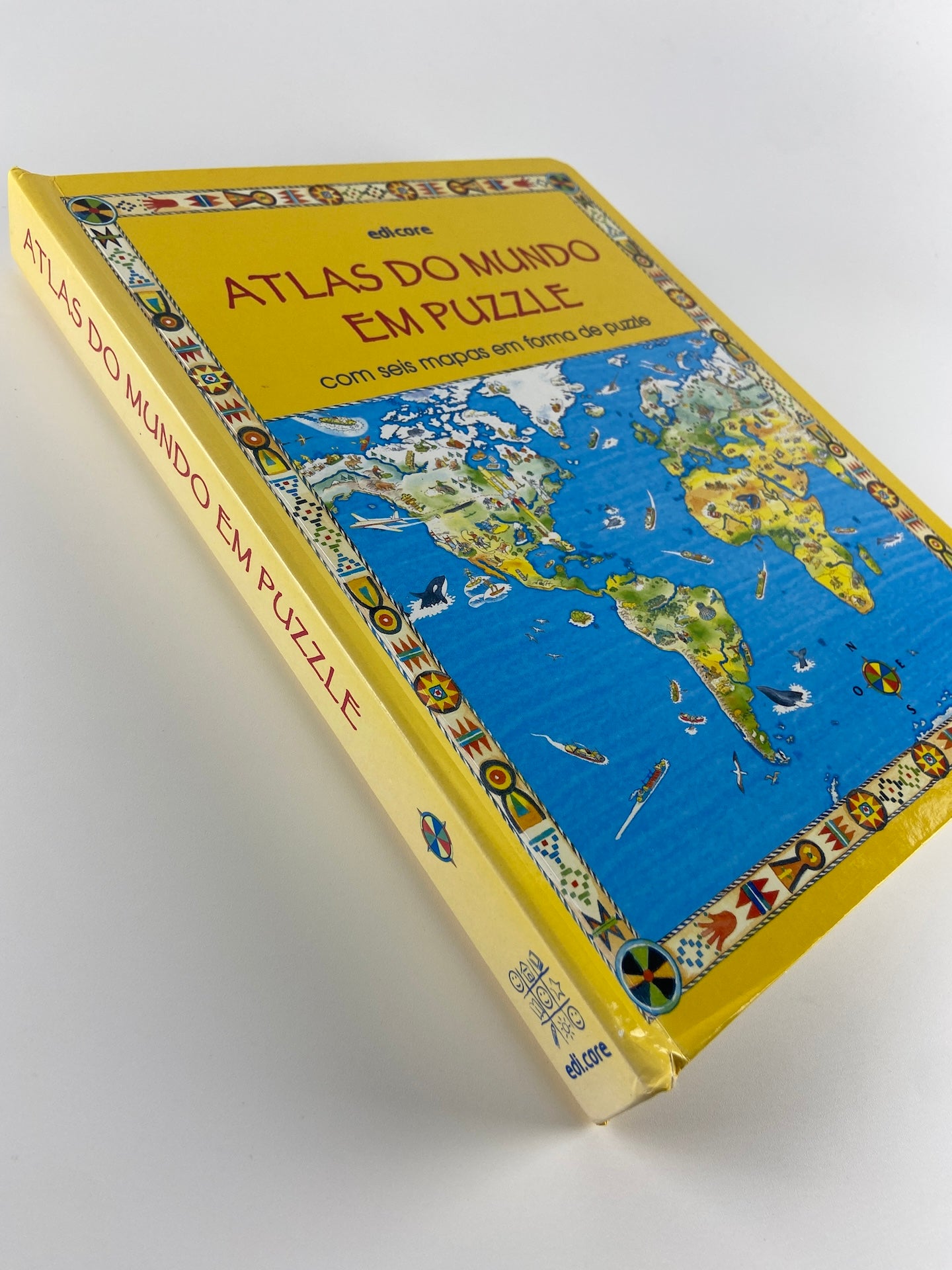 Atlas do Mundo em puzzle