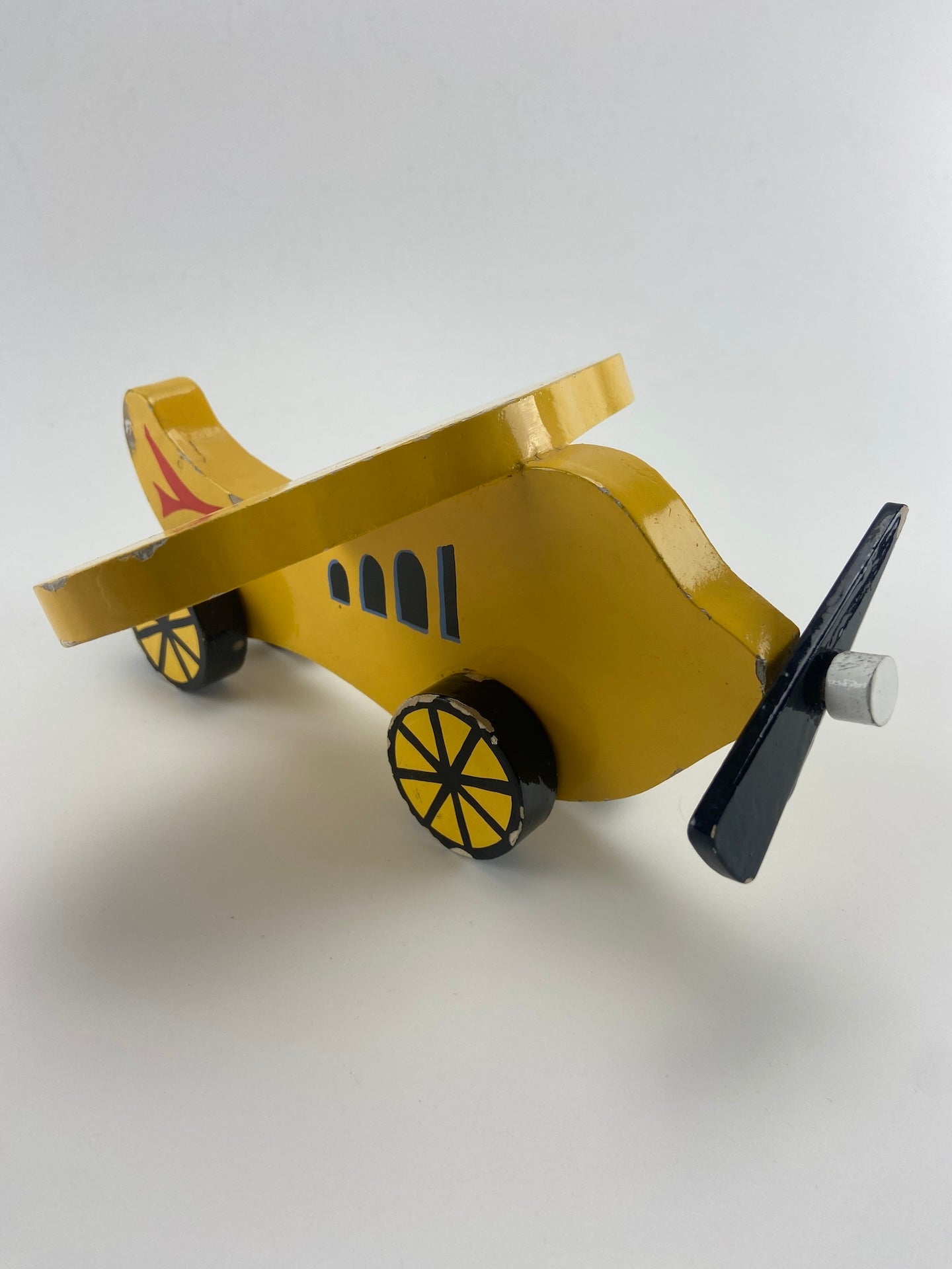 Avião de madeira