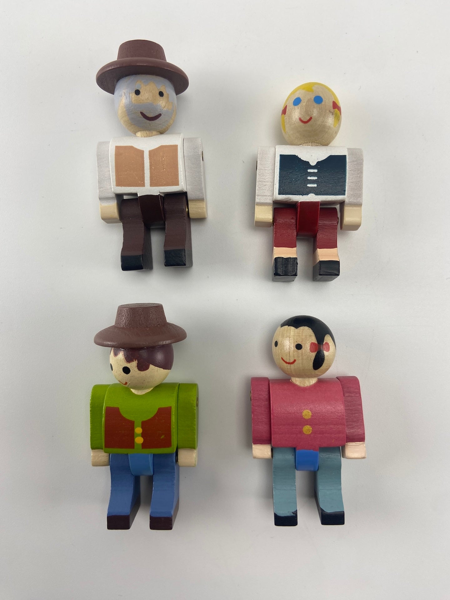JEUJURA 4 Figuras em madeira
