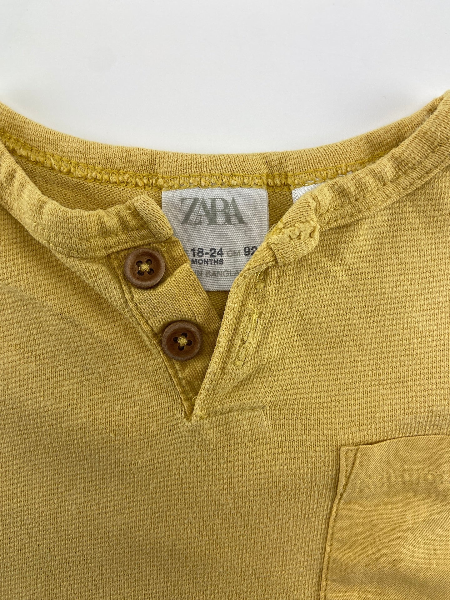 ZARA T-shirt com botões