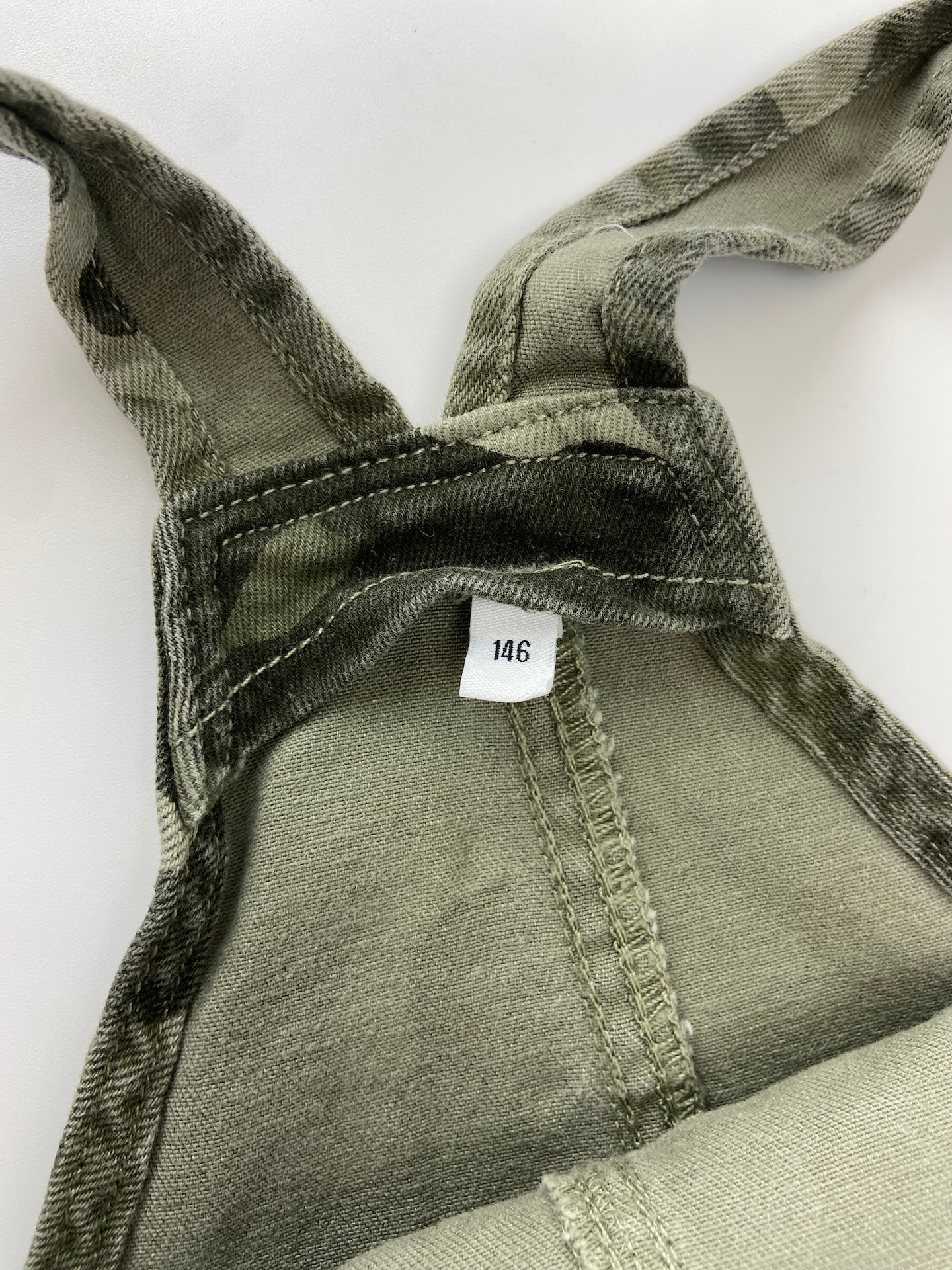 C&A Saia jardineiras camuflada