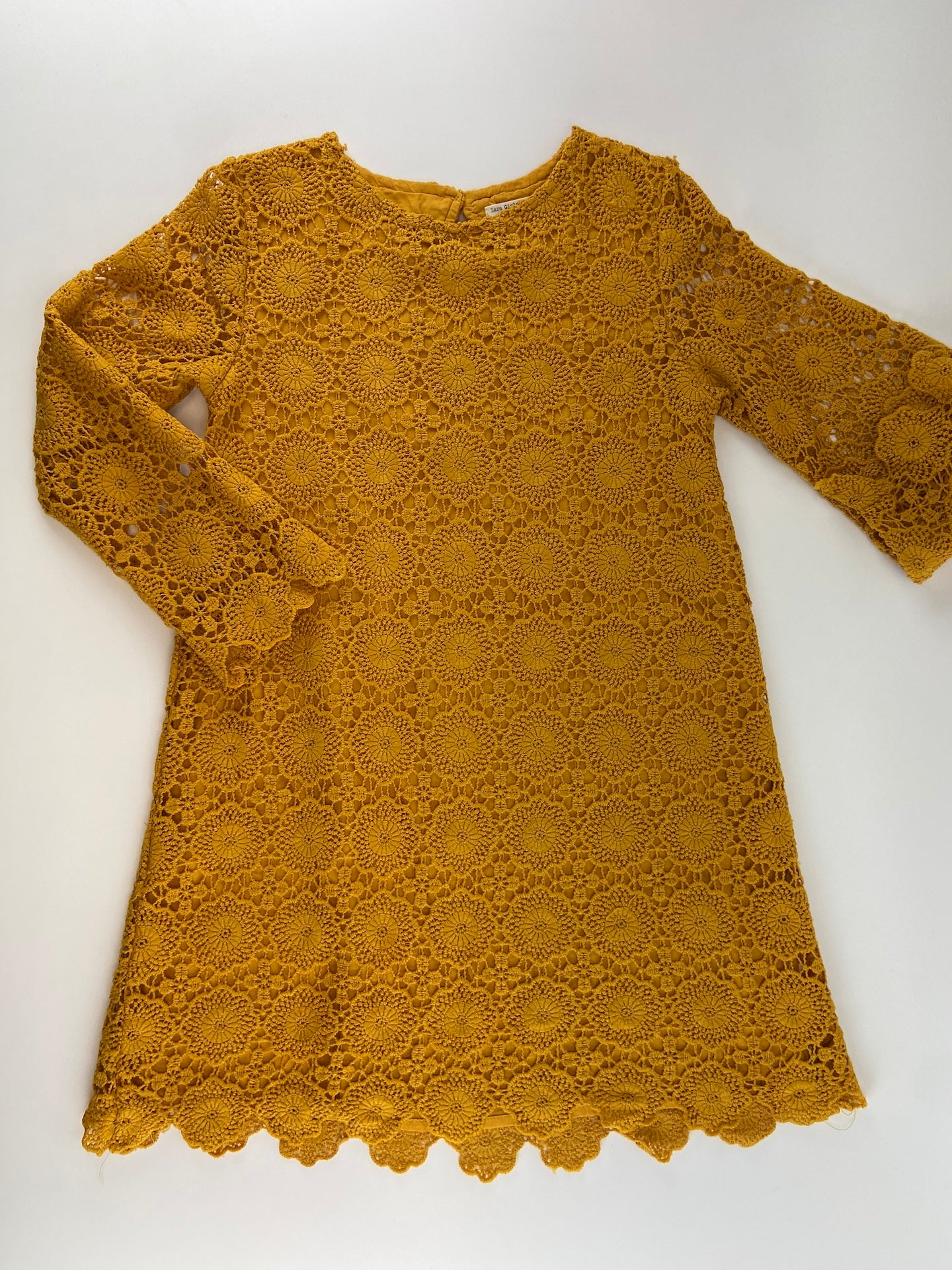 ZARA Vestido com bordado