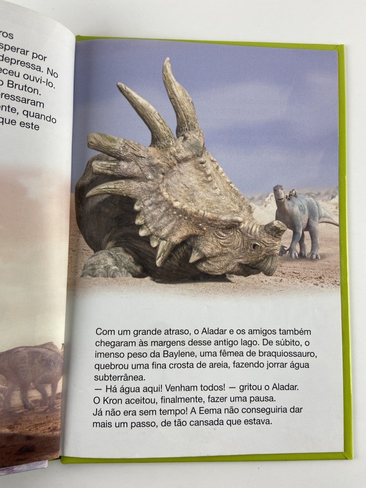 DISNEY Dinossauro
