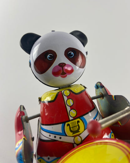 CLOCKWORK Panda Drummer | Panda ca tocar tambor em folha de metal