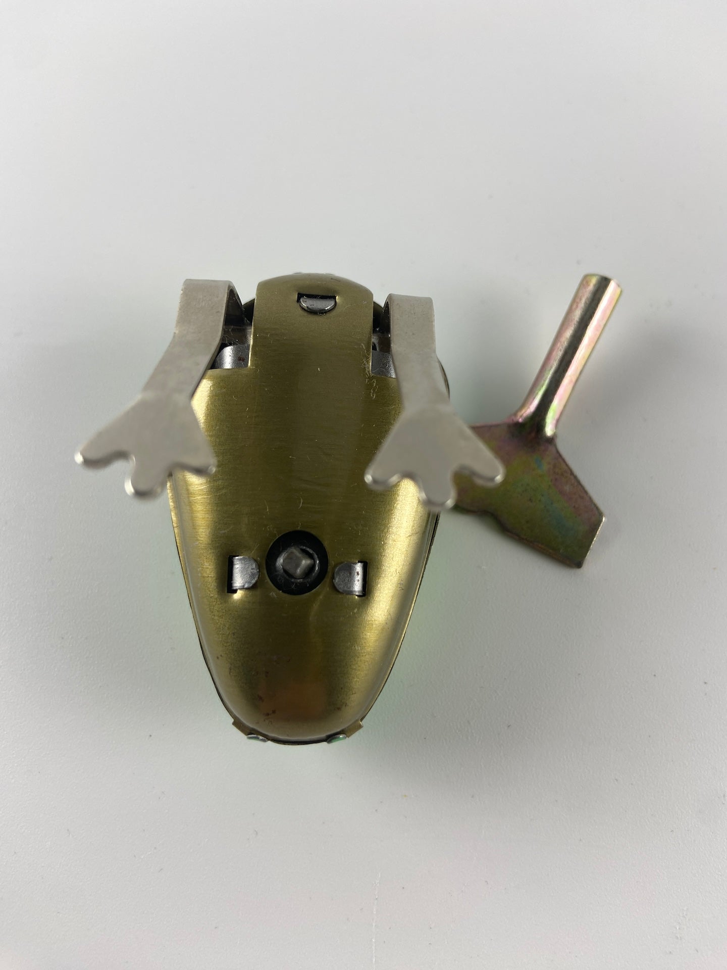 SAMMLERMODELL Sapo em folha de metal