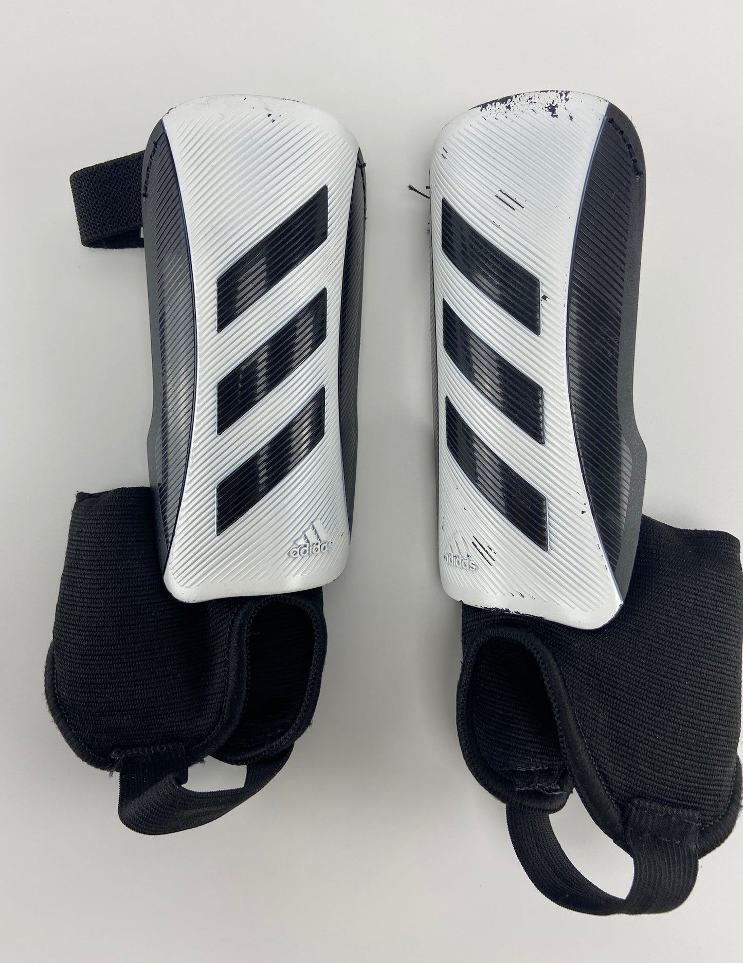 ADIDAS Caneleiras de futebol