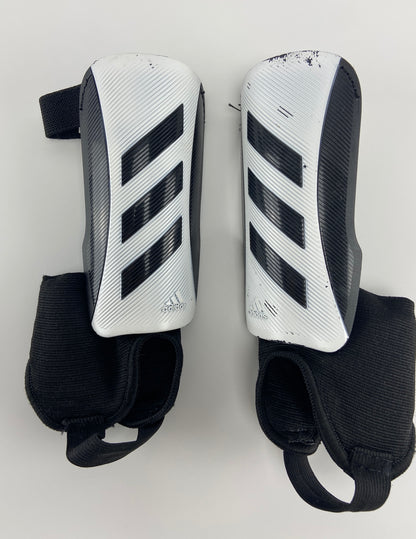 ADIDAS Caneleiras de futebol