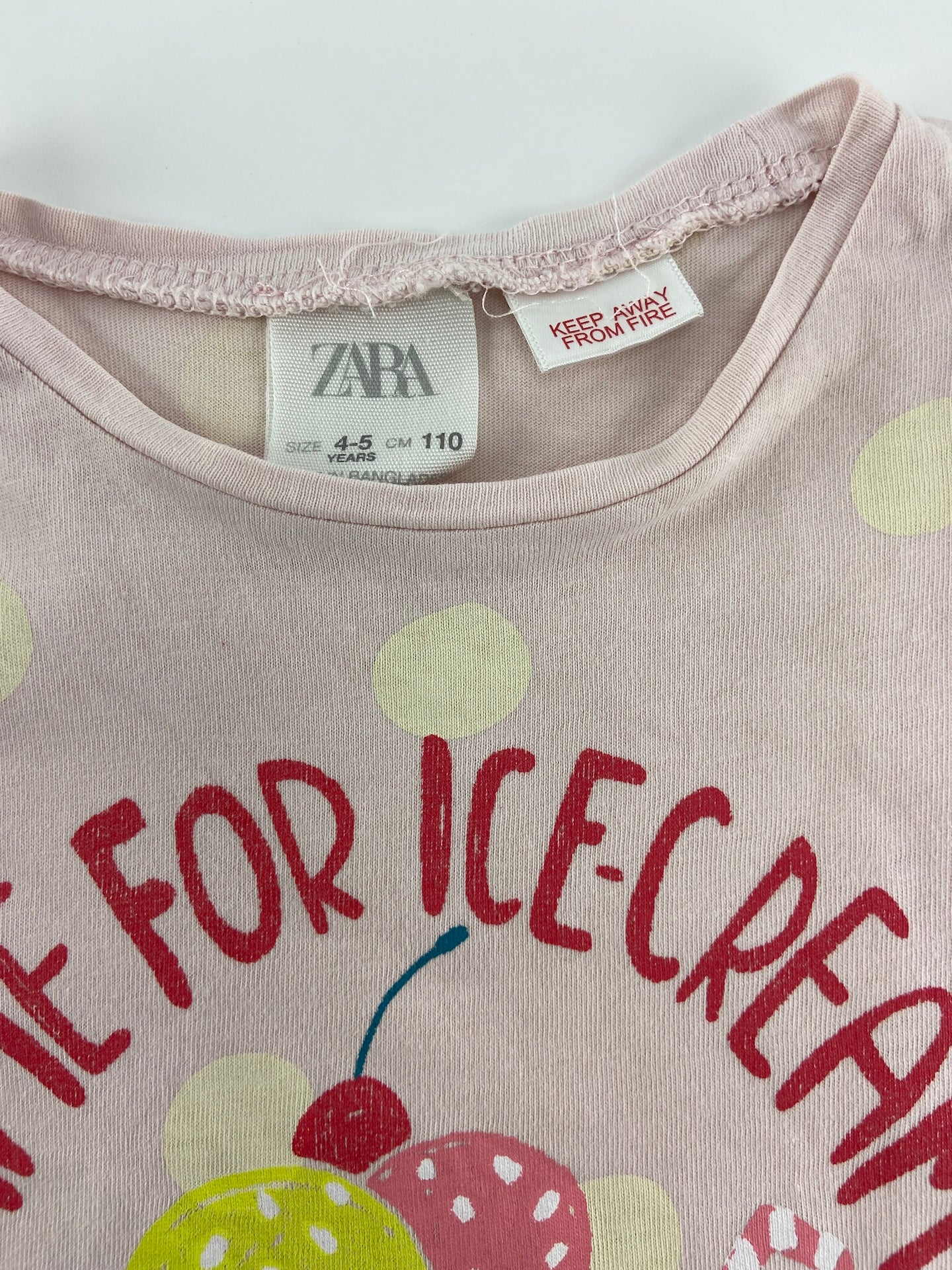 ZARA T-shirt com folho na manga