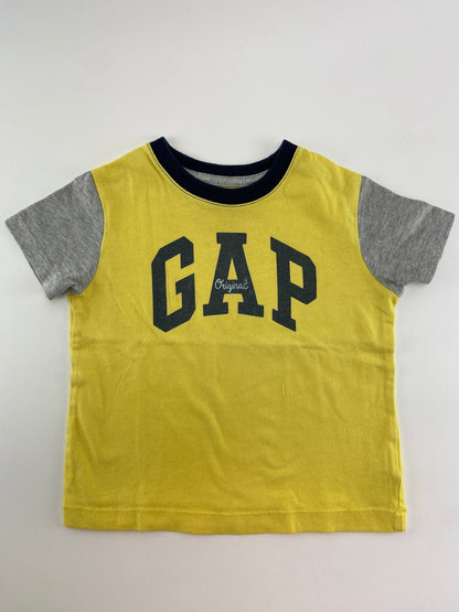 GAP T-shirt