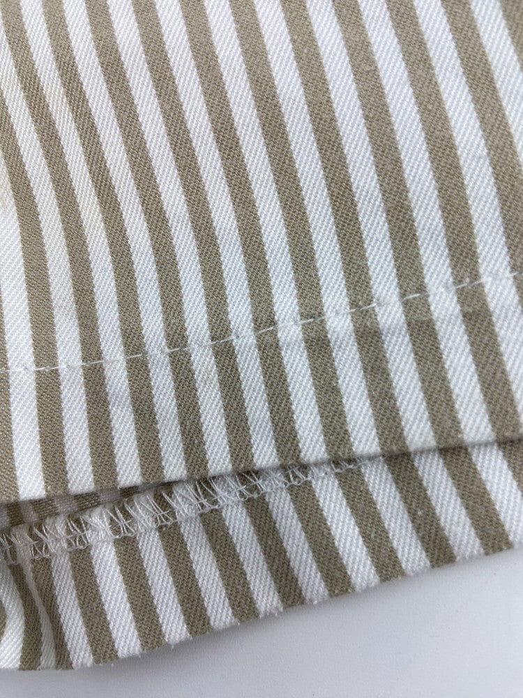 PÓ DE TALCO Calções às riscas.